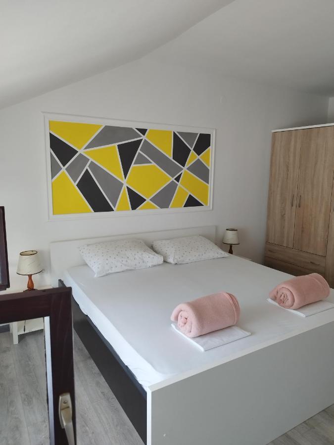 Apartments Jakovljevic Grebastica Bagian luar foto